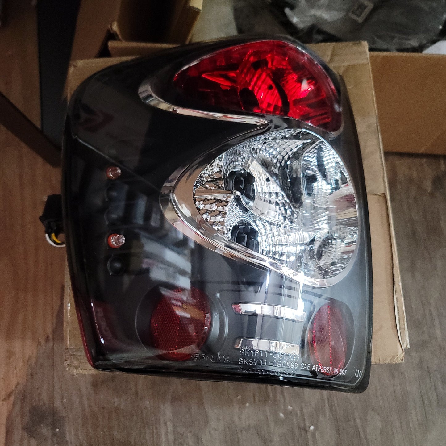 Spyder 5005625 - Jeep Grand Cherokee 99-04 Euro Style Tail Lights Black ALT-YD-JGC99-BK