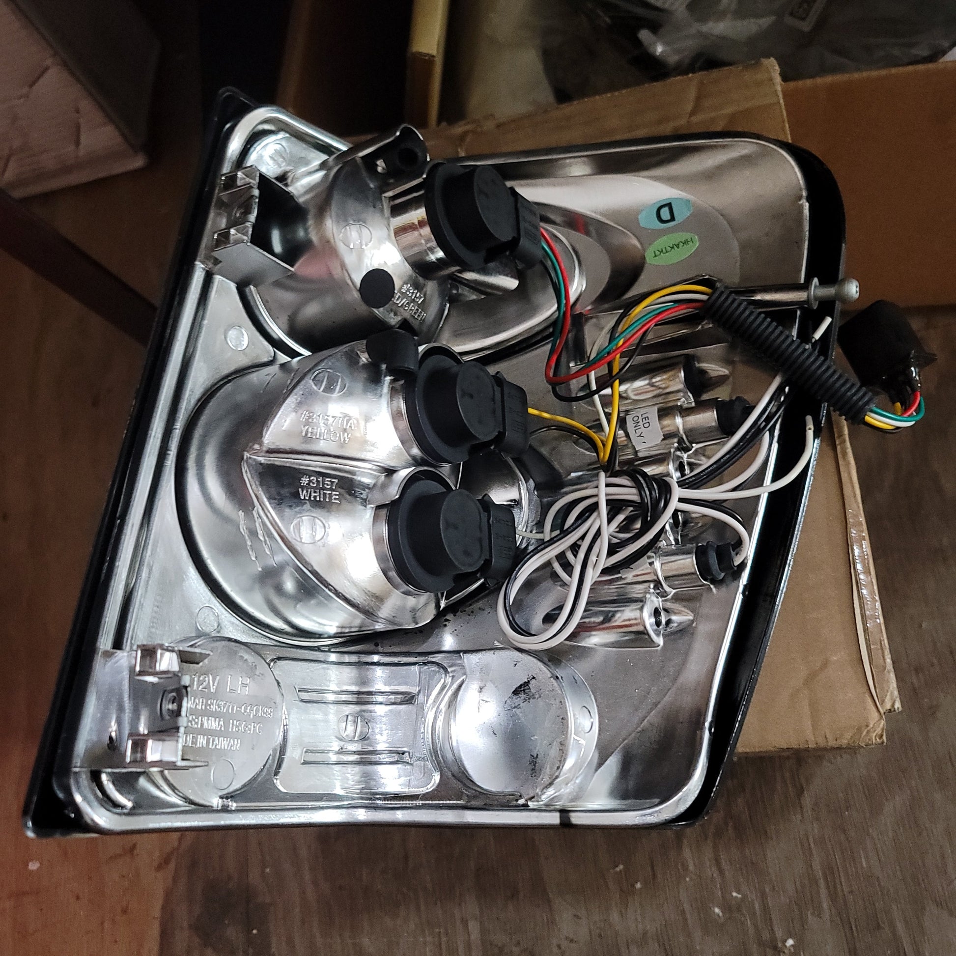 Spyder 5005625 - Jeep Grand Cherokee 99-04 Euro Style Tail Lights Black ALT-YD-JGC99-BK