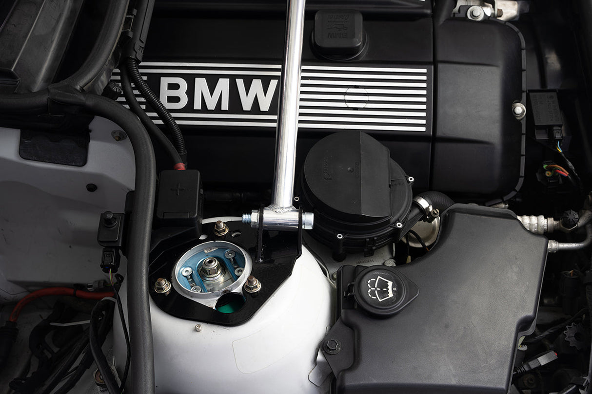 HPS Front Strut Bar 2002-2006 BMW 3-Series E46, 42-103
