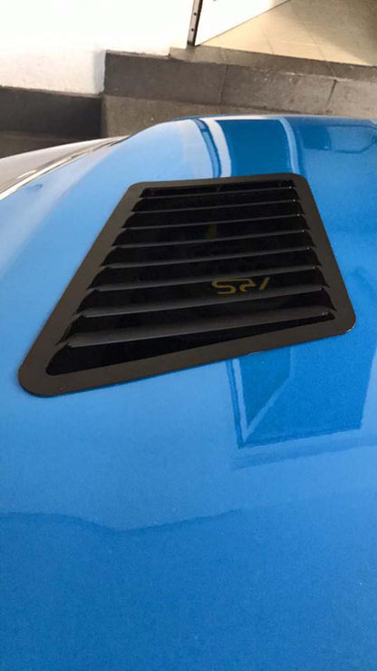 Ford Focus RS/ST Hood Louver Kit -
