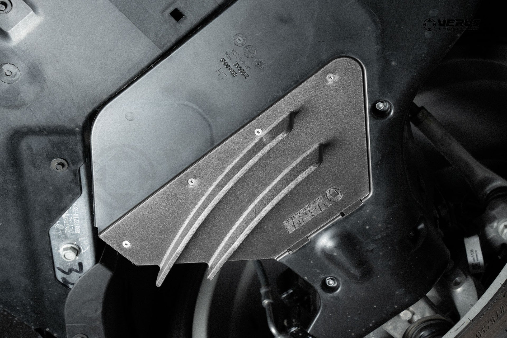 Control Arm Guide Strakes- Corvette Stingray & Z06 (C8)