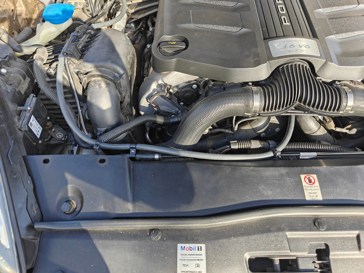 RADHAUS 958 CAYENNE Coolant Vent Line Bypass Kit (2015-2018 3.6 V6 CAYENNE S / CAYENNE GTS)