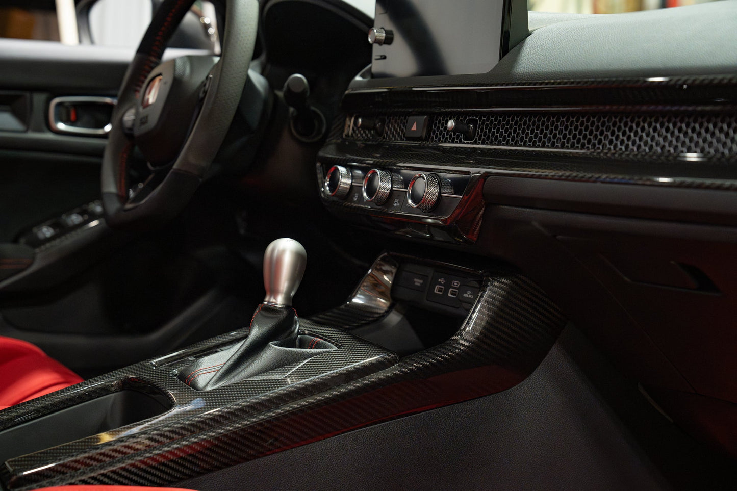 OLM LE Carbon Fiber Interior Dash Cover (2pc) - 2022+ FL Honda Civic / FL5 Type R