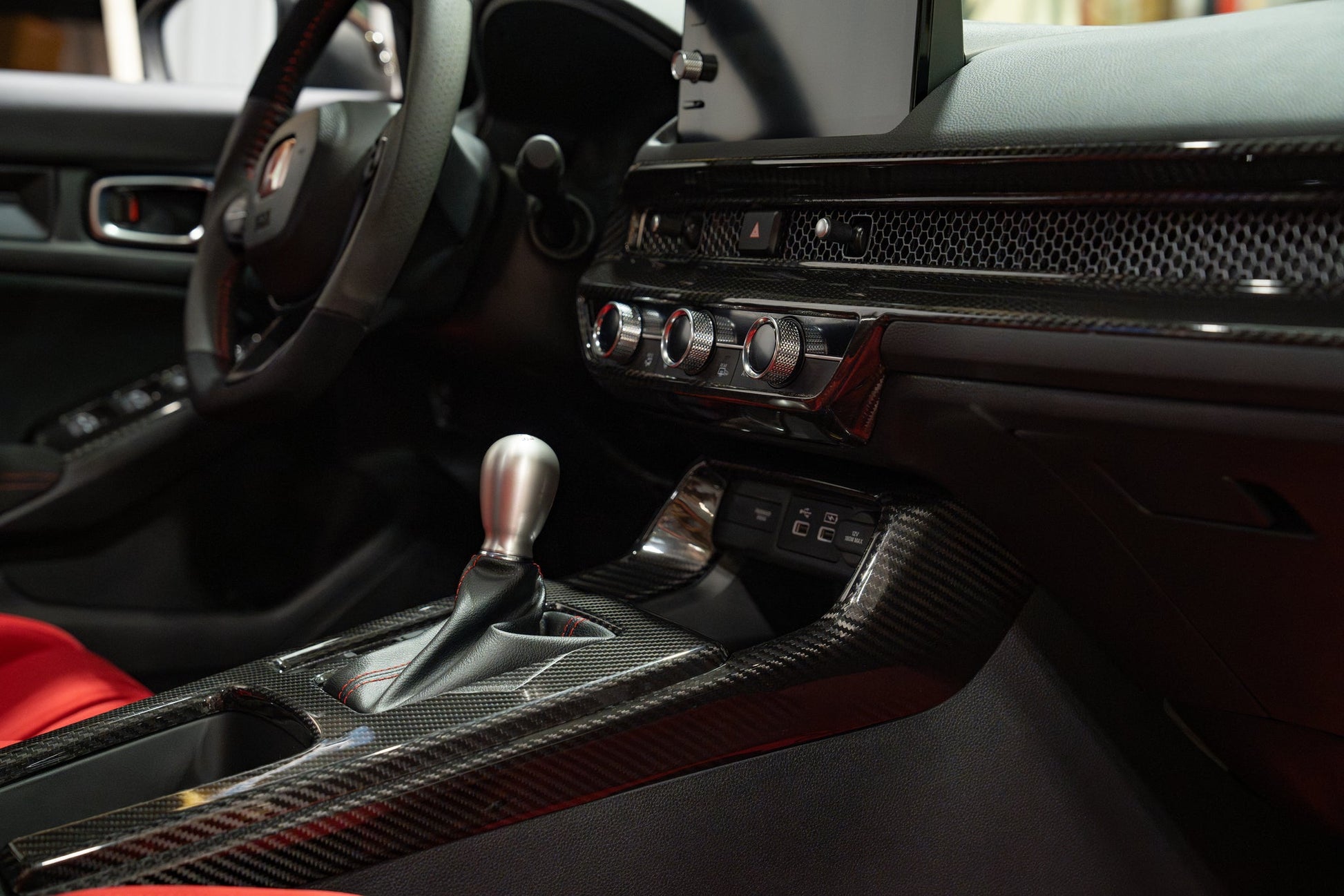 OLM LE Carbon Fiber Interior Dash Cover (2pc) - 2022+ FL Honda Civic / FL5 Type R
