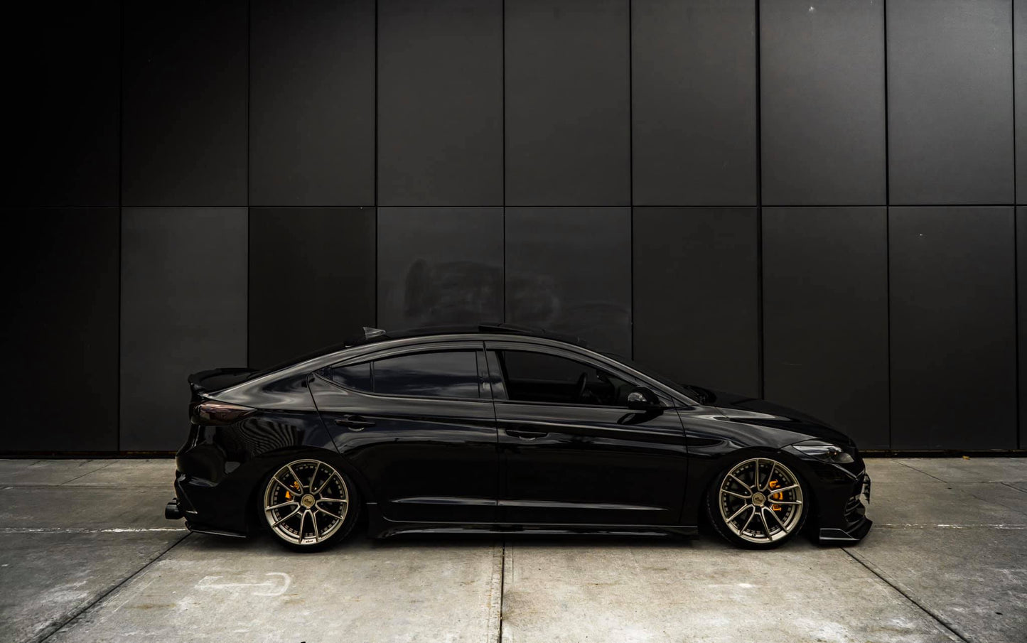 Dynamic Pro Air Struts - Hyundai Elantra Sport 2017-2020 (AD) / Veloster 2019-2022