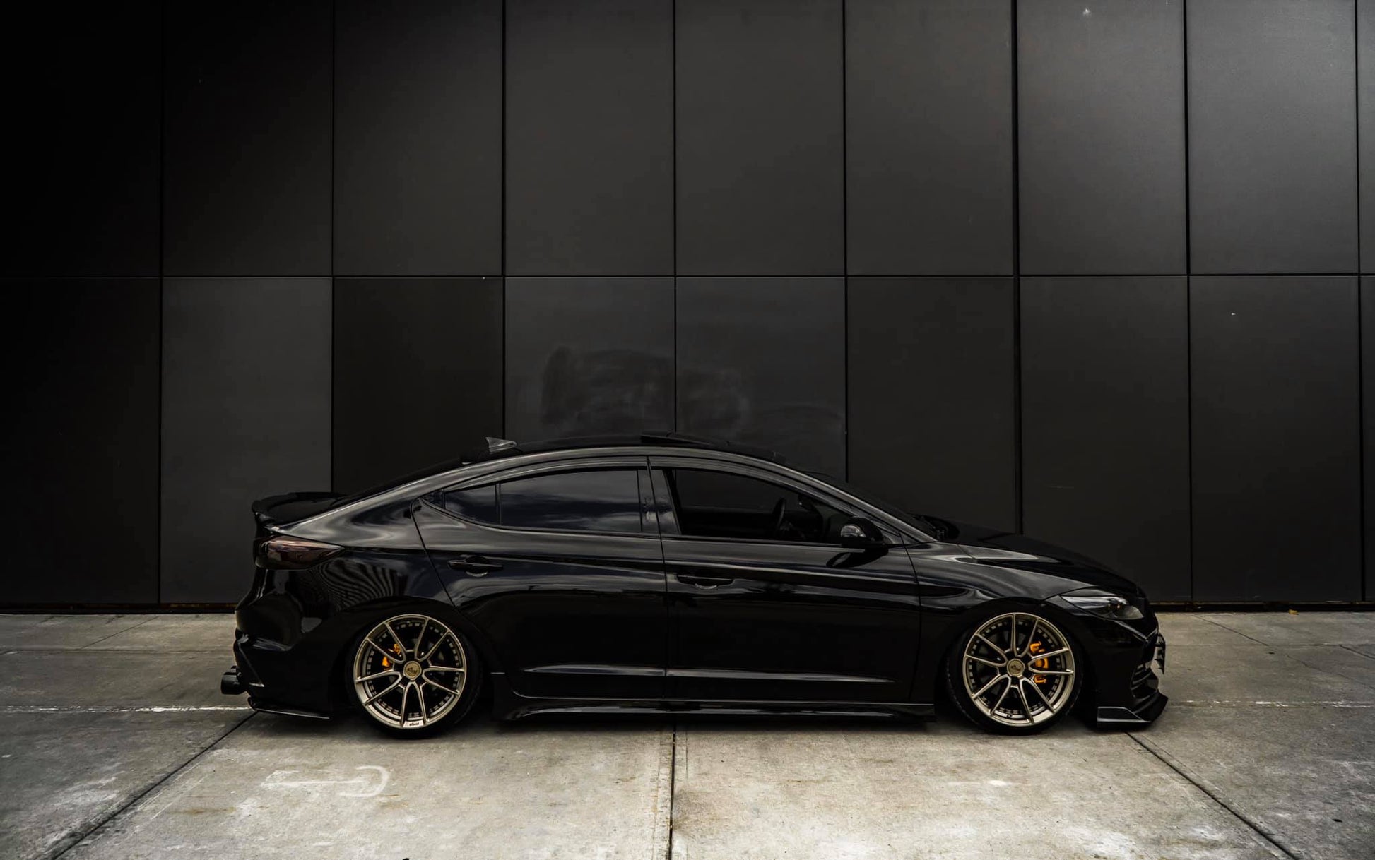 Dynamic Pro Air Struts - Hyundai Elantra Sport 2017-2020 (AD) / Veloster 2019-2022