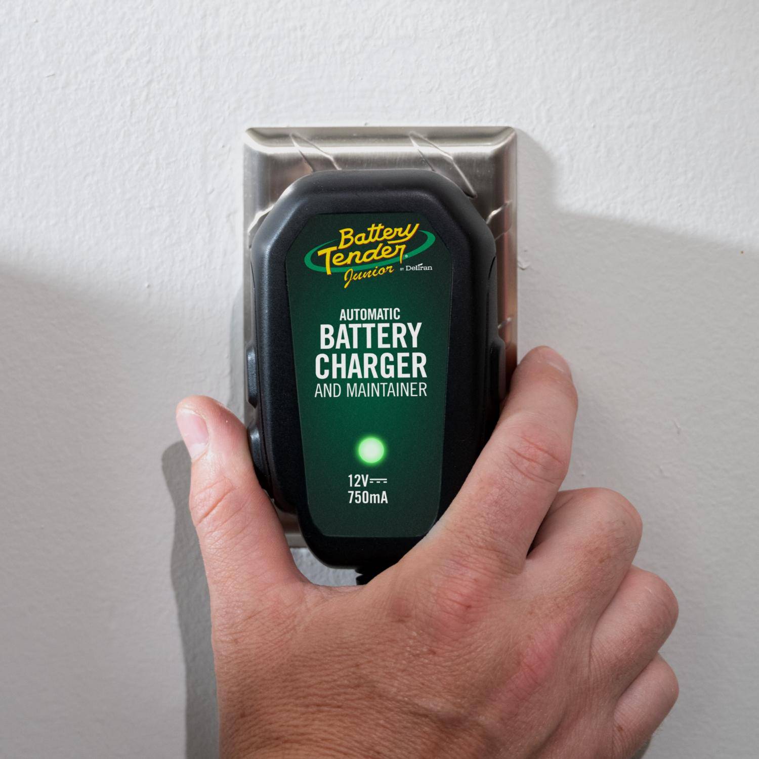 Battery Tender Junior 750mA 12V Battery Charger and Maintainer