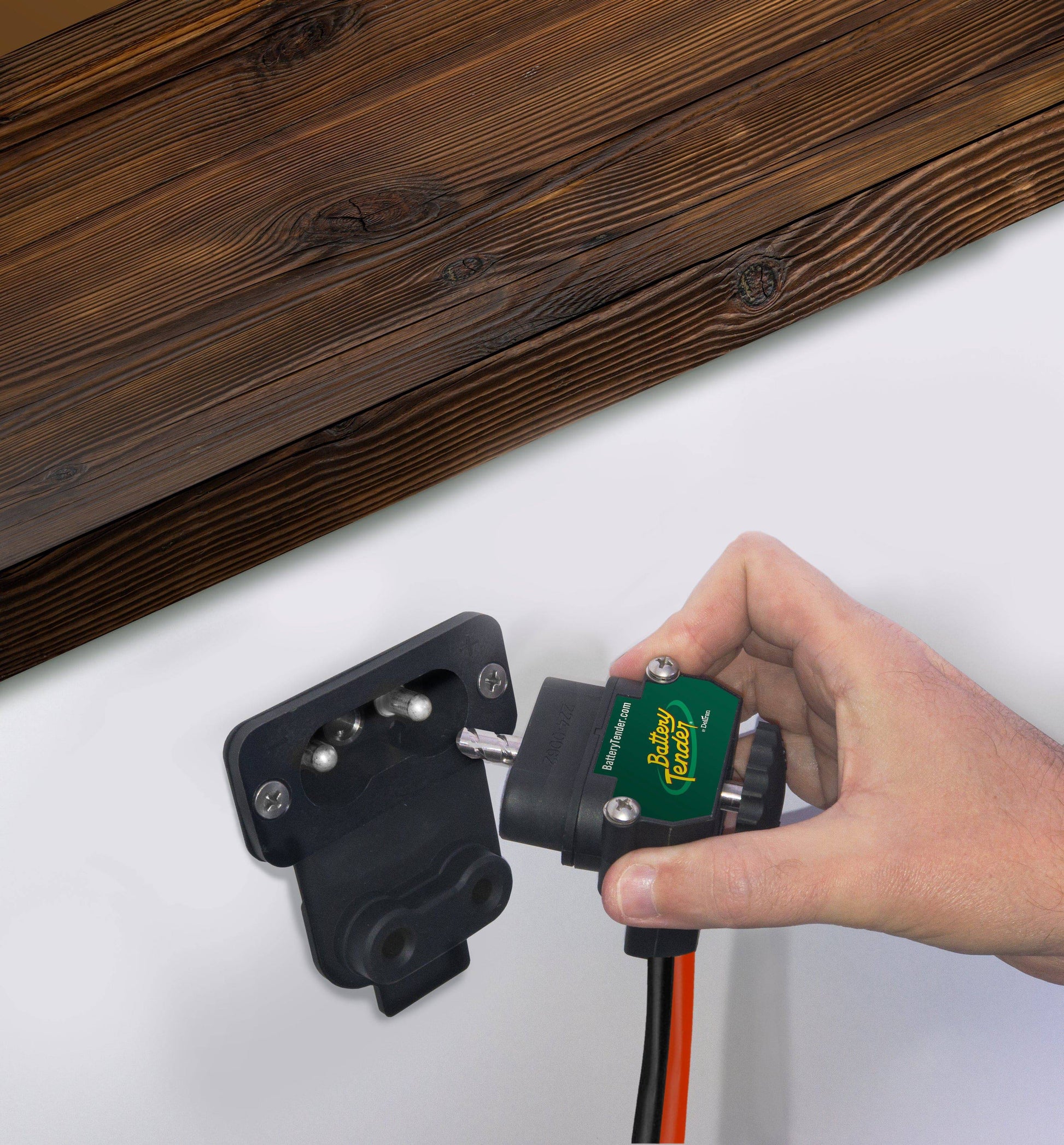 Marine DC-to-DC 12V Power Connector