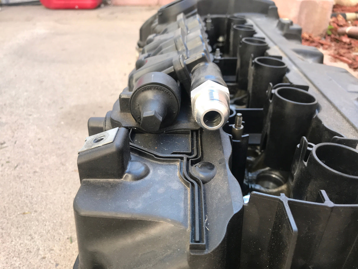 E36 E46 E9X E8X E6X Valve Cover Breather Fitting