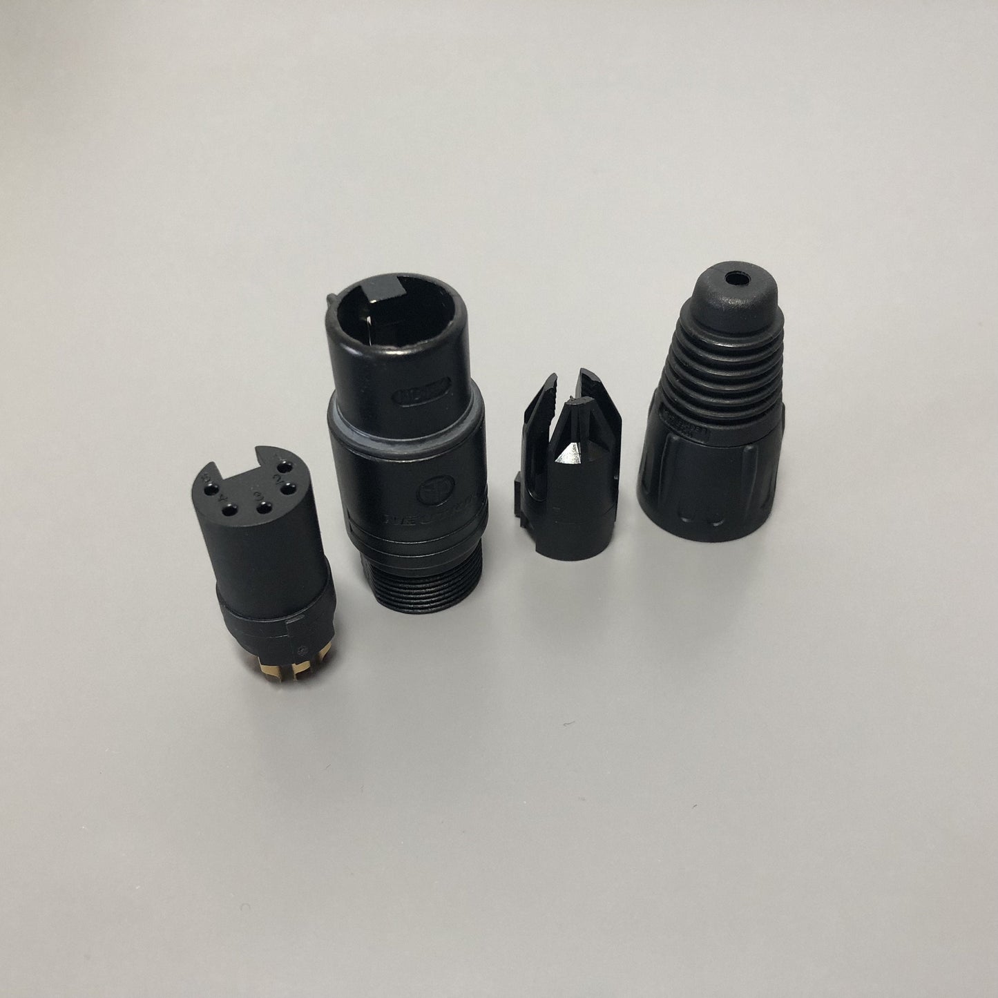 MoTeC 5-Pin In-Line CAN Connector for UTC