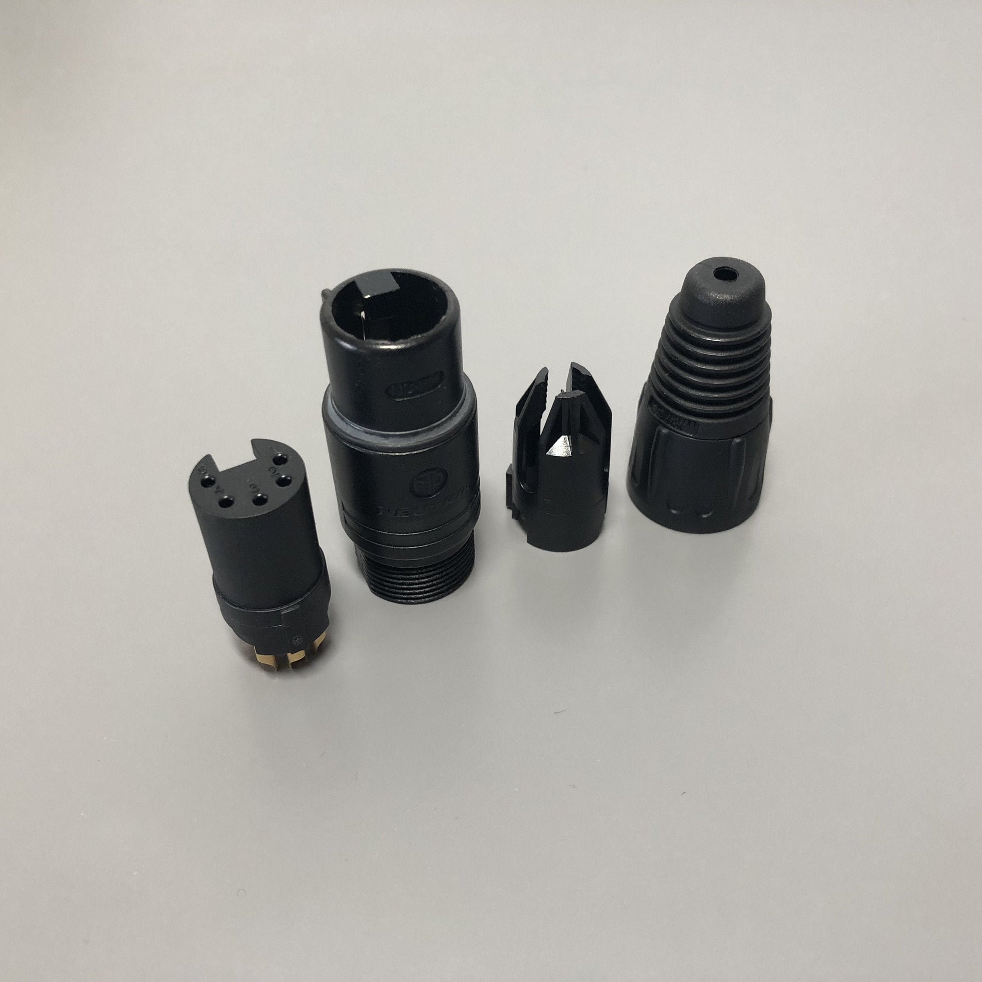 MoTeC 5-Pin In-Line CAN Connector for UTC