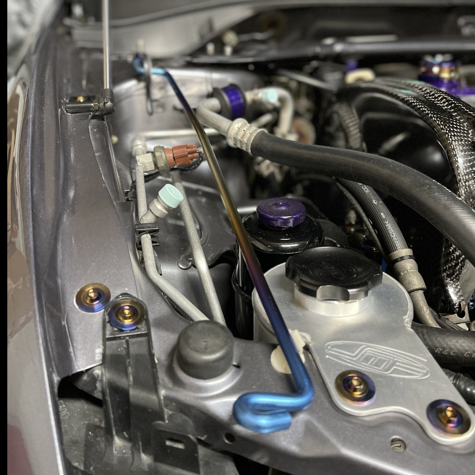 JDC Titanium Hood Prop Rod (Evo 7/8/9)