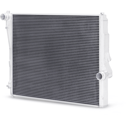 Mishimoto 99-06 BMW 323i/323i/328i/330i Performance Aluminum Radiator