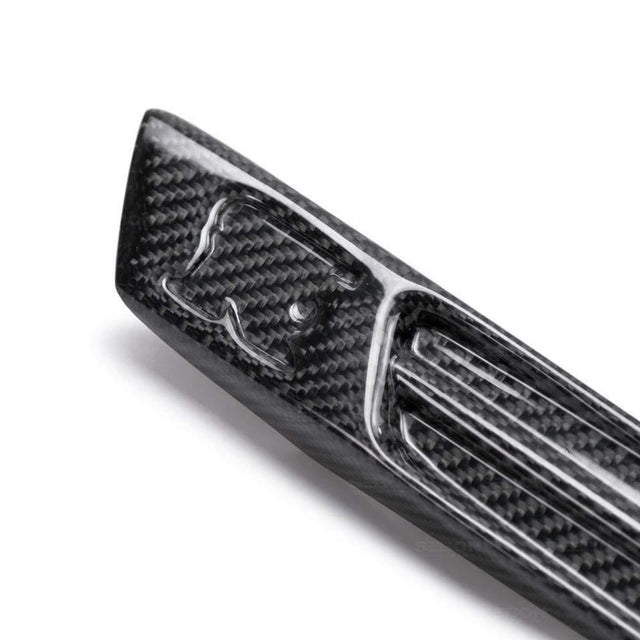 Seibon Carbon Fiber Fender Duct Logos (Pair) | 2009-2014 Nissan GT-R R35 (FDL0910NSGTR)