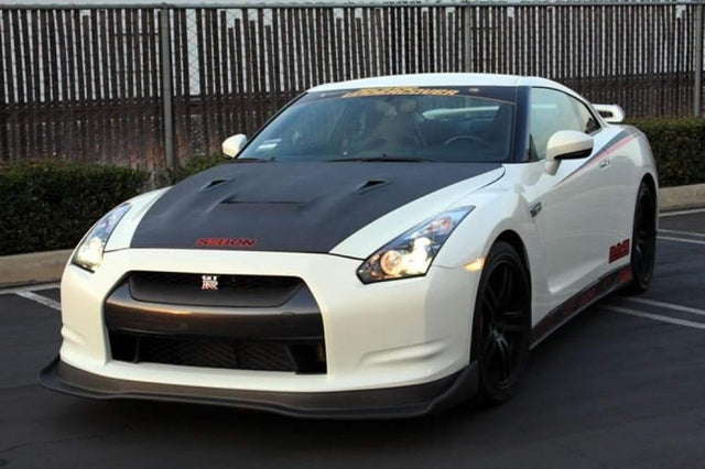 Seibon VSII-Style Dry Carbon Fiber Hood | 2009-2016 Nissan GT-R R35 (HD0910NSGTR-VSII-DRY)