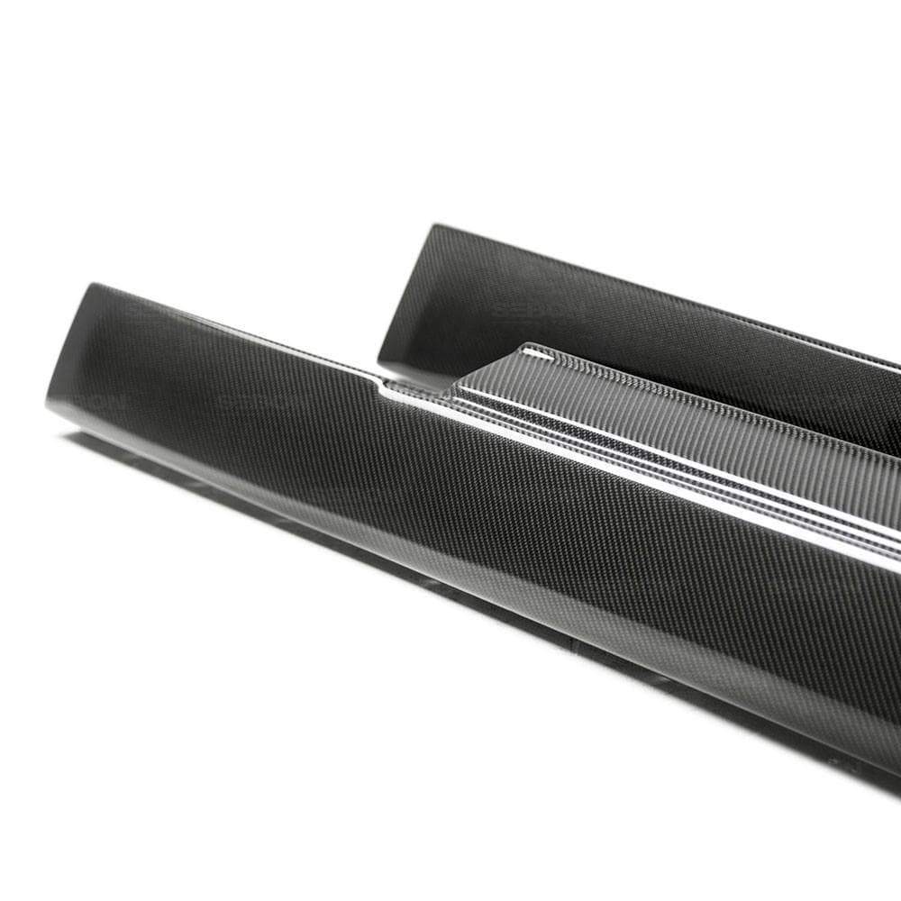 Seibon OEM-Style Carbon Fiber Side Skirts | 2009-2016 Nissan GT-R R35 (SS0910NSGTR-OE)